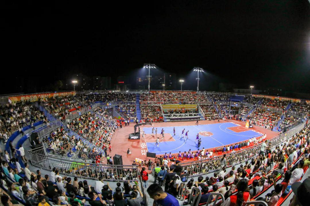 星空体育APP下载-冠军是谁？CBA球星周鹏等大咖邀你今晚共同见证！