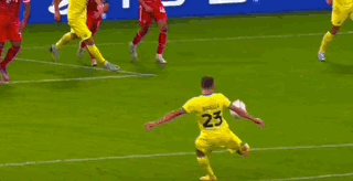 VAR漏罚拜仁点球？马内：不用手挡球，我就躺医院了！