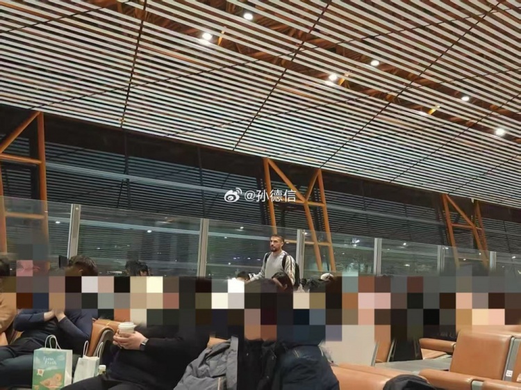 Xingkong sports-媒体人：斯坦丘已落地中国今晚将抵达大连，即将加盟大连英博